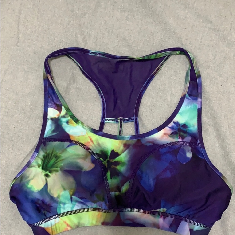 Sports bra hardly worn.